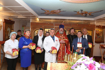 Божественная литургия в домовом храме святых Жен-Мироносиц в Московском центре паллиативной помощи детям