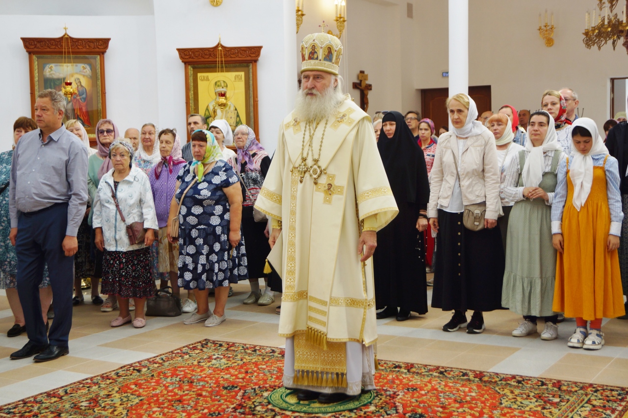 Первая Литургия в новом храме