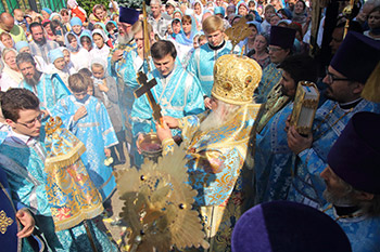 Архиерейское богослужение на празднике 700-летия чудесного обретения Толгской иконы Пресвятой Богородицы