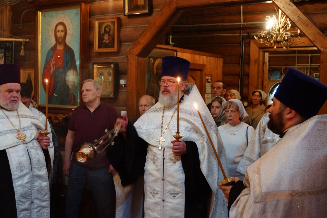 Храм Живоначальной Троицы в Косино внутри